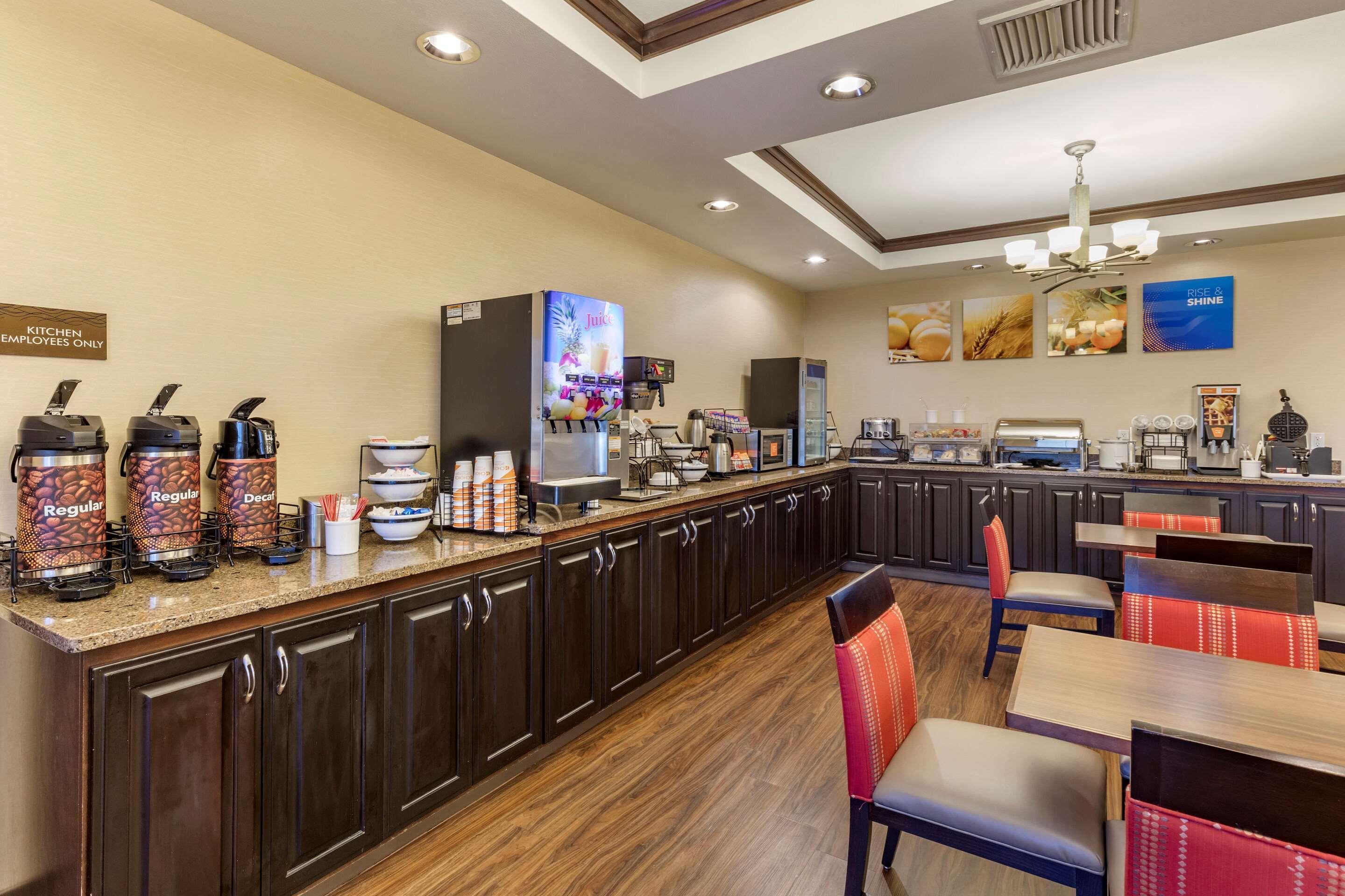 Comfort Inn & Suites Russellville I-40 Esterno foto
