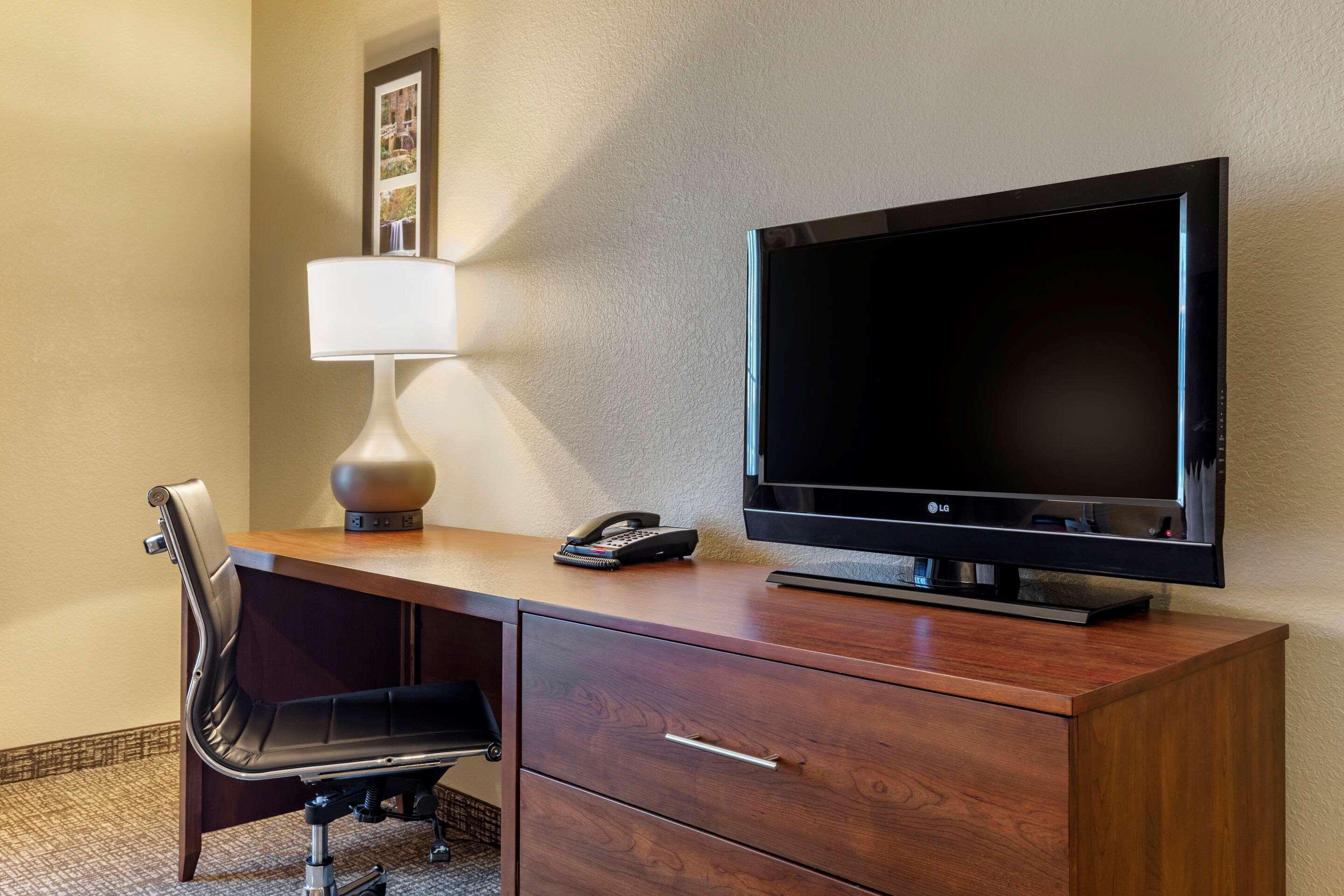 Comfort Inn & Suites Russellville I-40 Esterno foto
