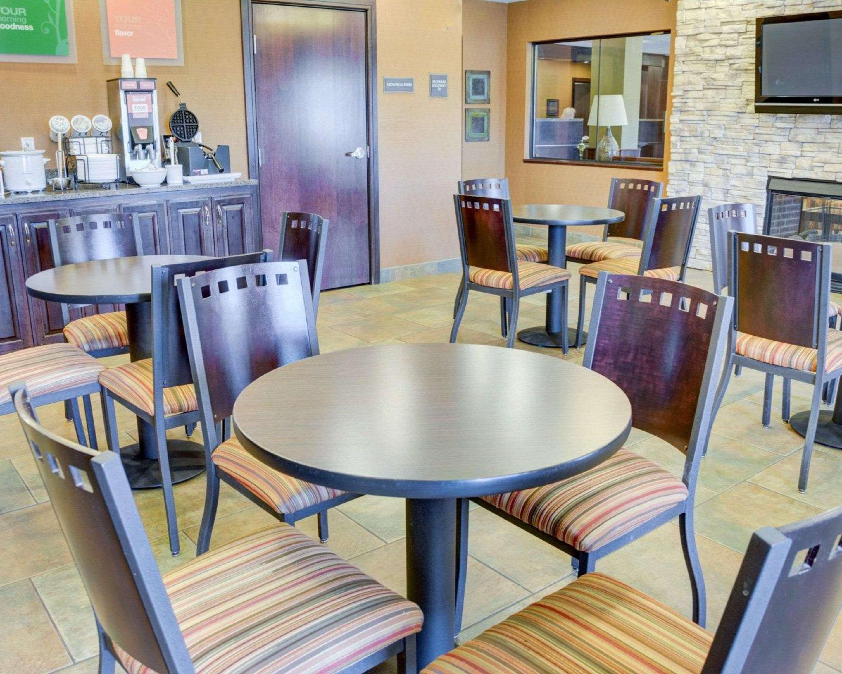 Comfort Inn & Suites Russellville I-40 Esterno foto