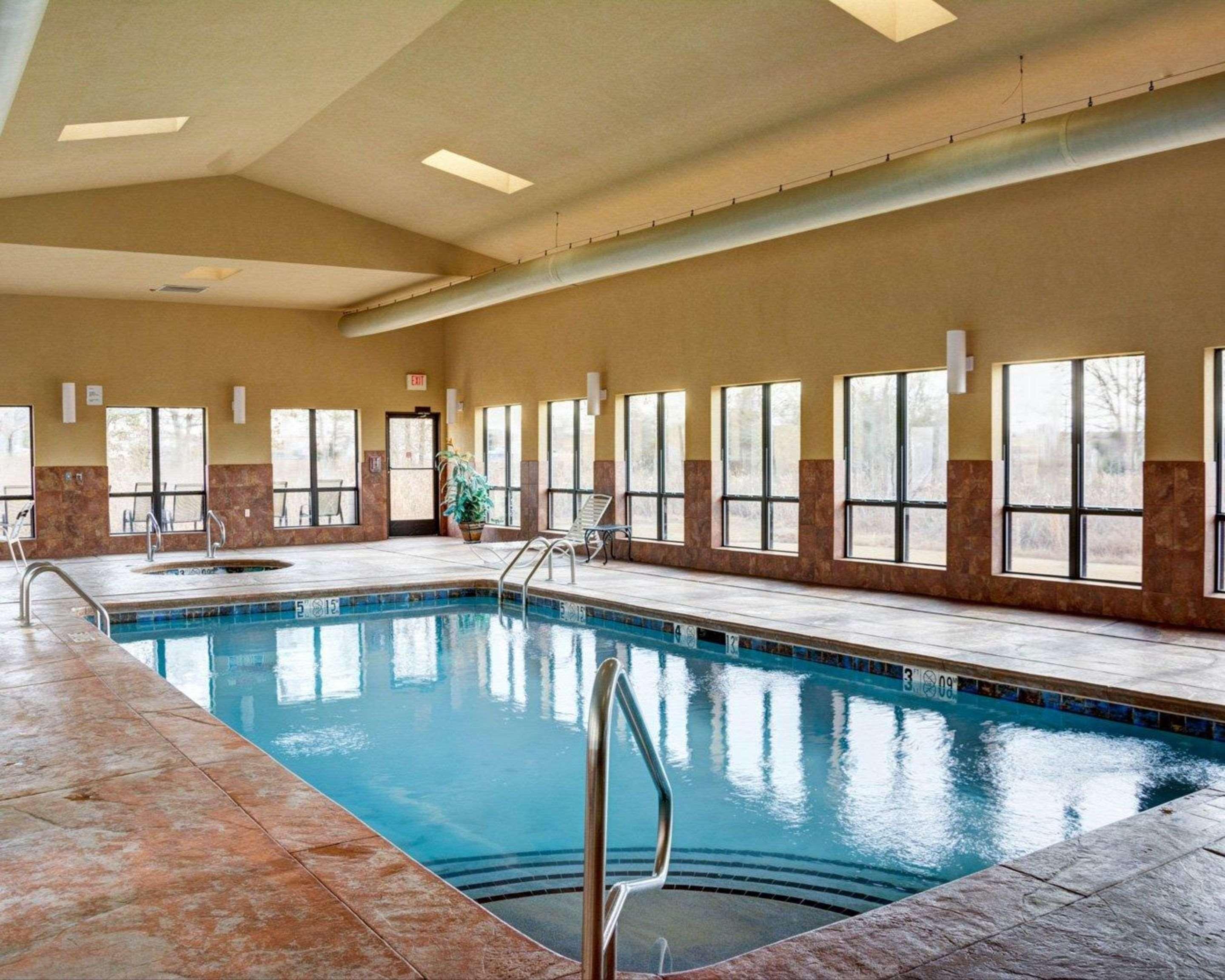 Comfort Inn & Suites Russellville I-40 Esterno foto