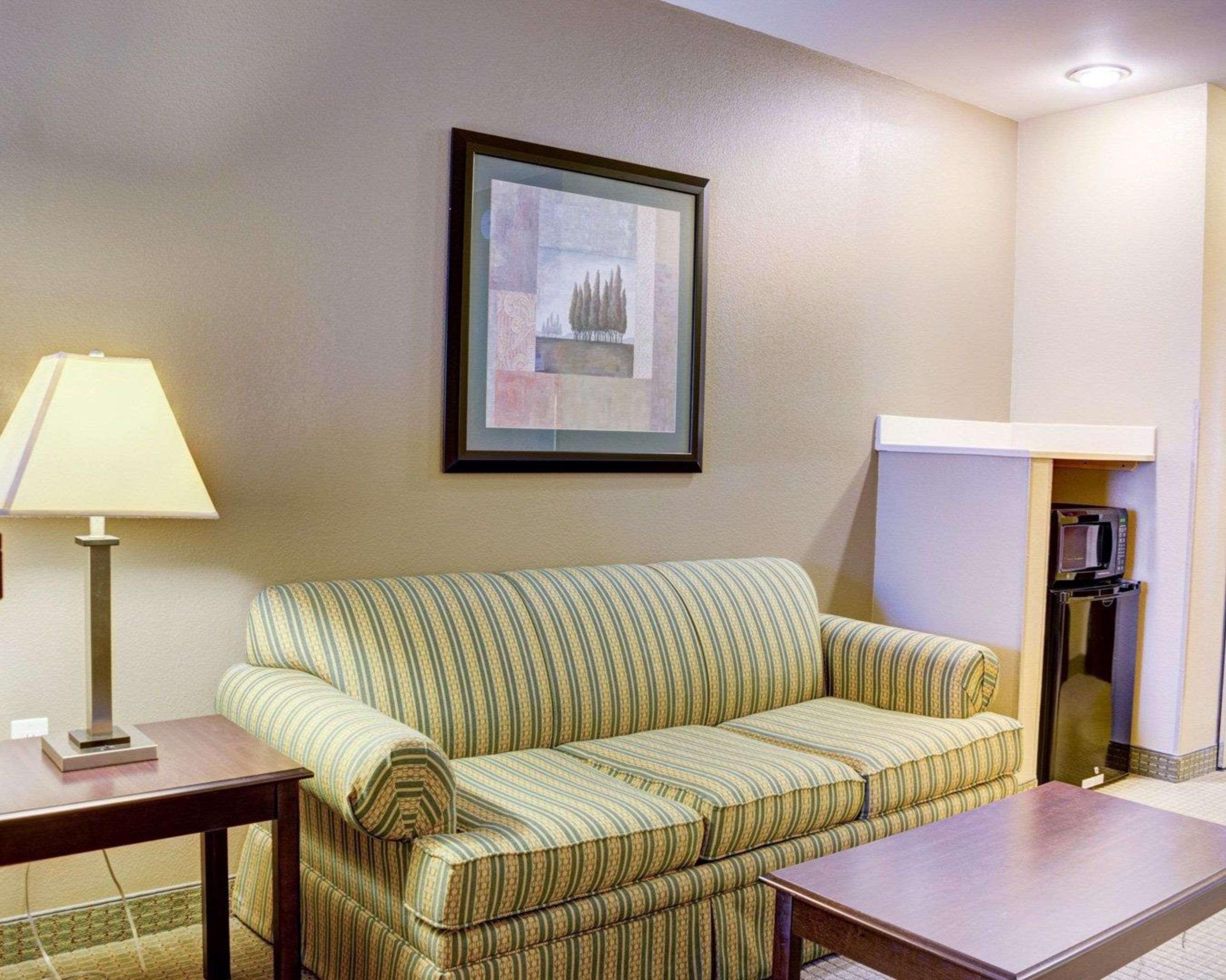 Comfort Inn & Suites Russellville I-40 Esterno foto
